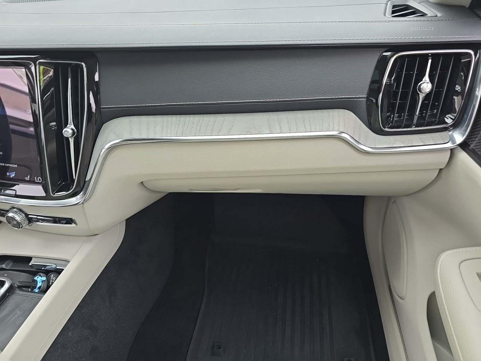 2022 Volvo S60 B5 Inscription FWD