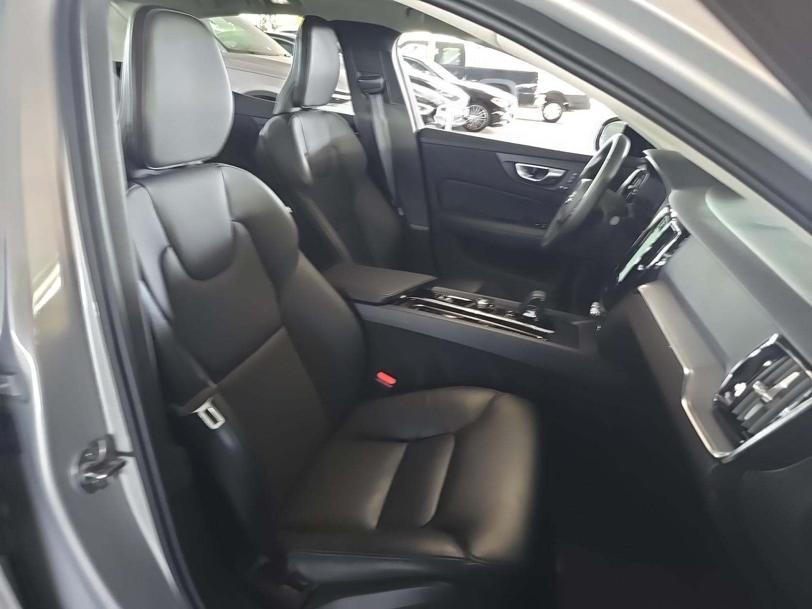 2025 Volvo S60 B5 Core AWD