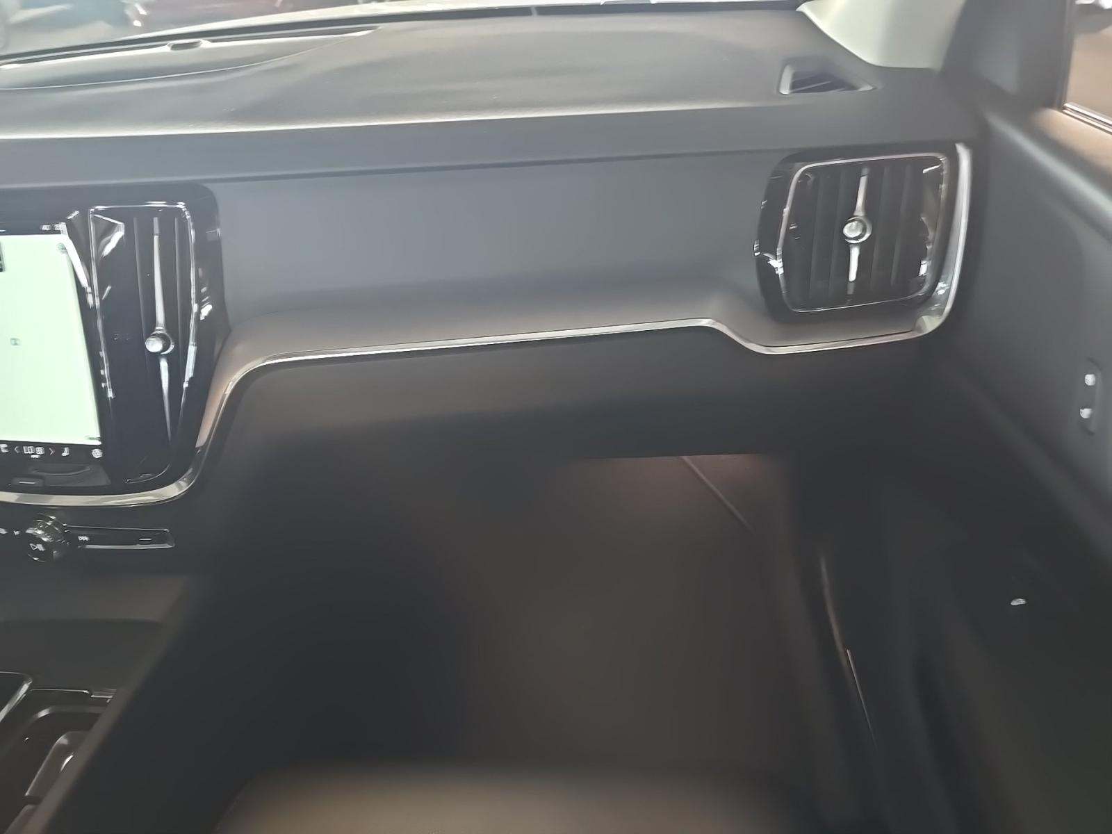 2025 Volvo S60 B5 Core AWD