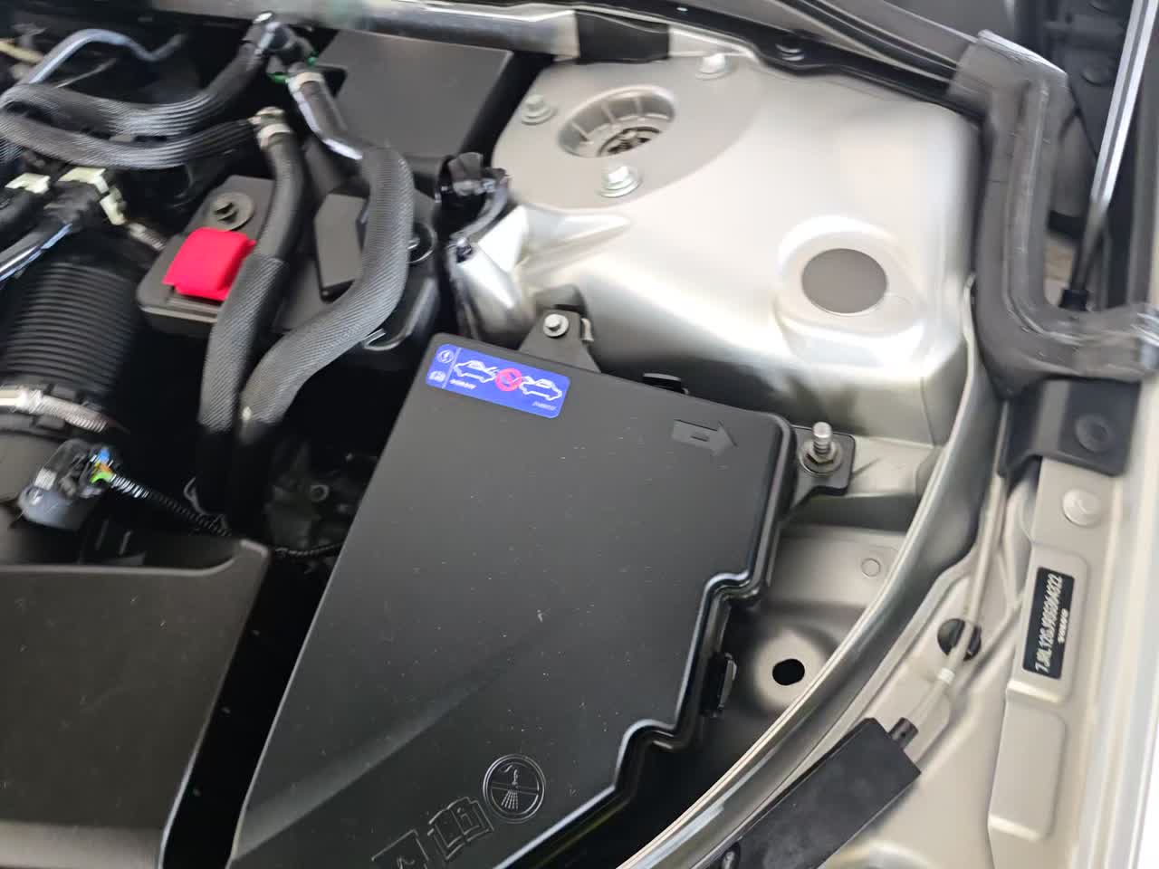 2025 Volvo S60 B5 Core AWD