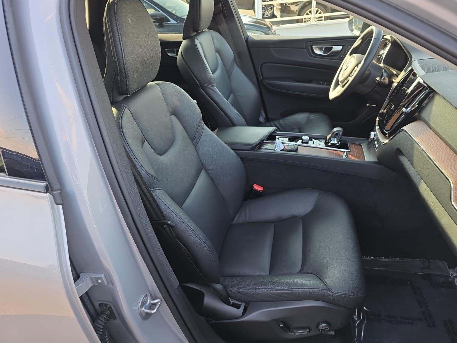 2024 Volvo XC60 Recharge T8 Plus AWD