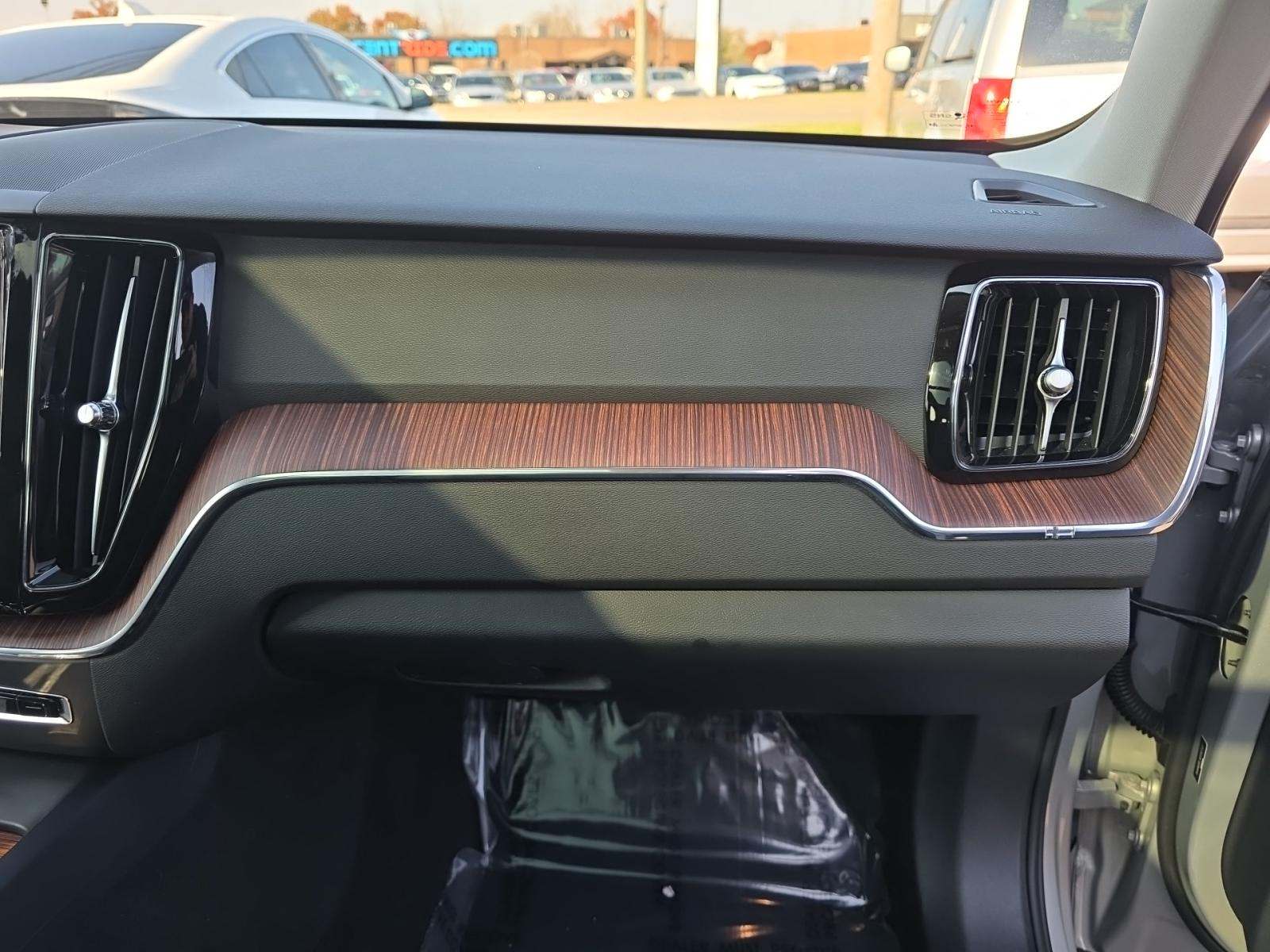 2024 Volvo XC60 Recharge T8 Plus AWD