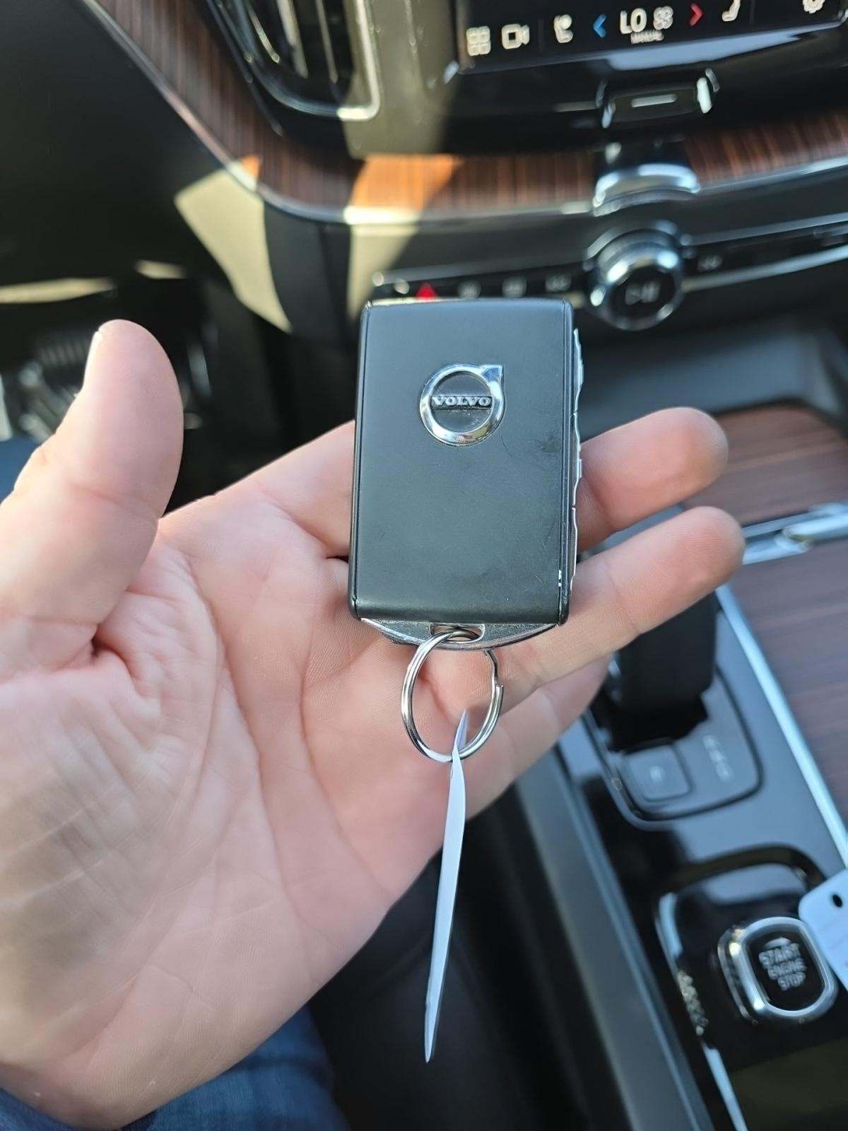 2024 Volvo XC60 Recharge T8 Plus AWD