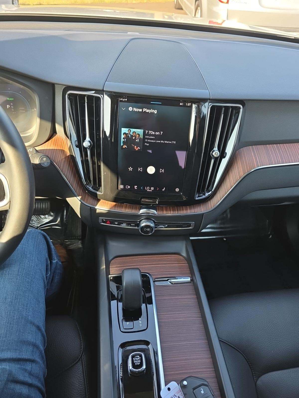 2024 Volvo XC60 Recharge T8 Plus AWD