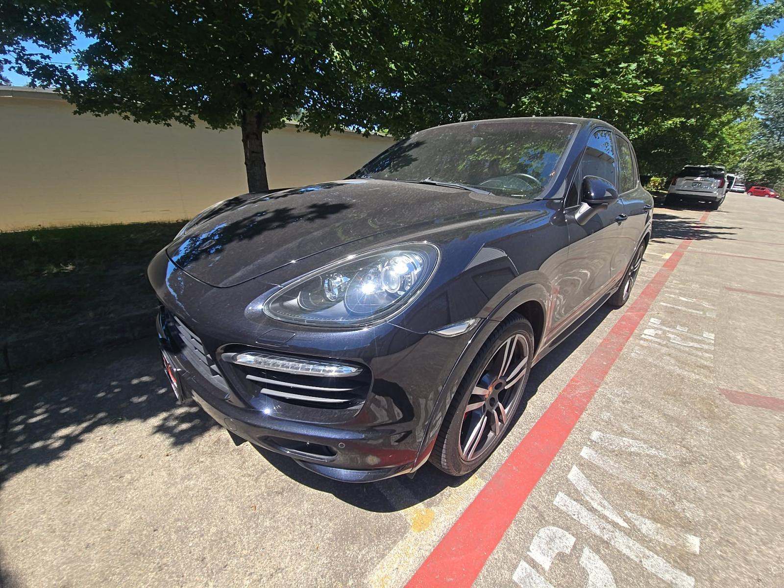 PORSCHE CAYENNE - 1