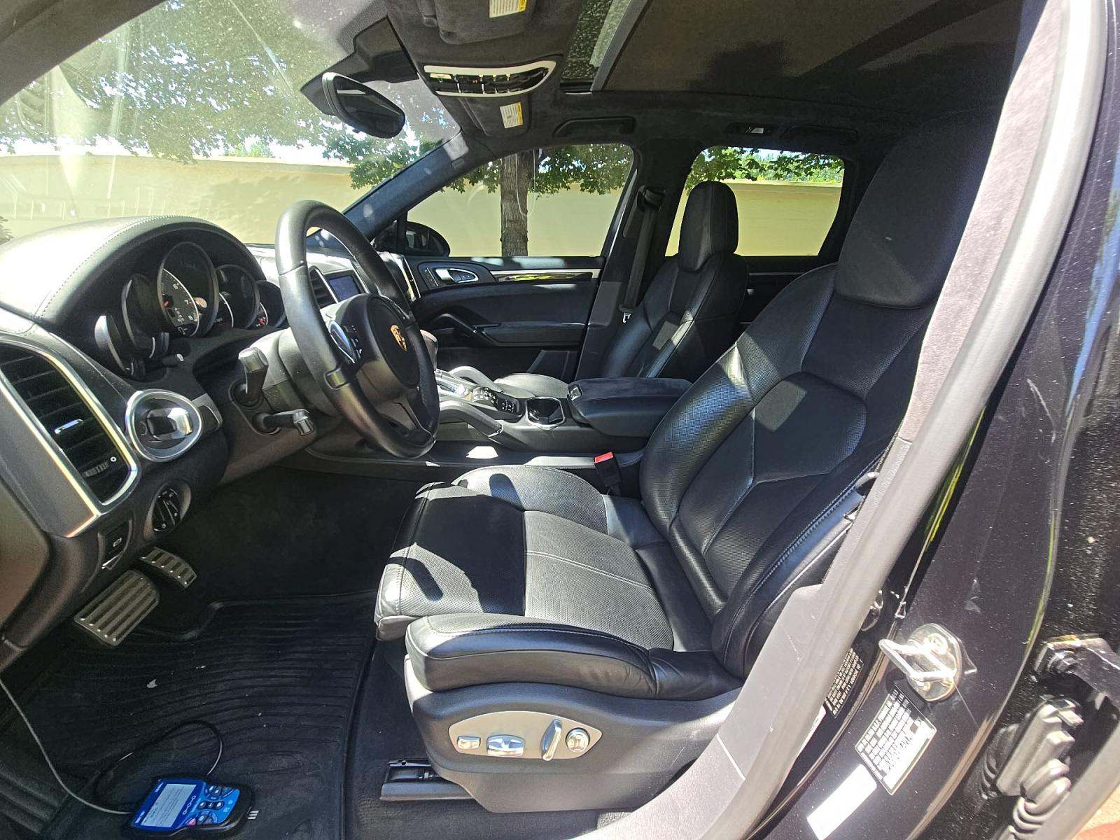 PORSCHE CAYENNE - 6
