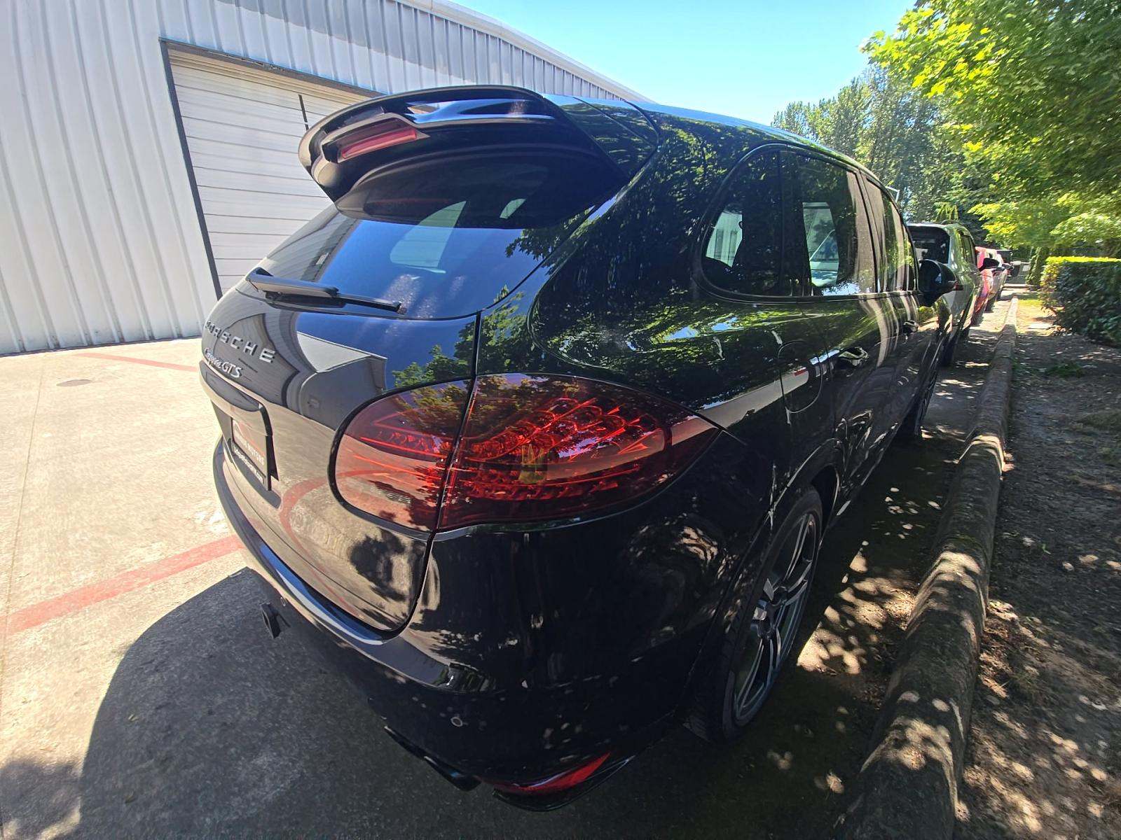 PORSCHE CAYENNE - 3