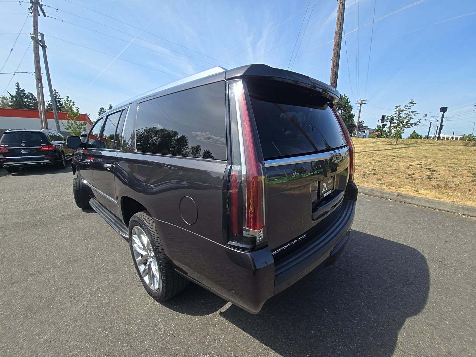 2018 Cadillac Escalade ESV Premium Luxury AWD