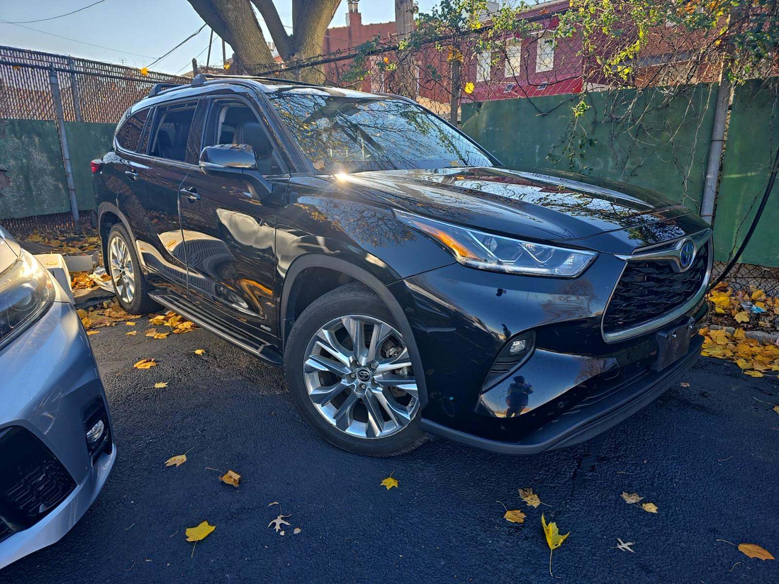 2022 Toyota Highlander Hybrid Limited AWD