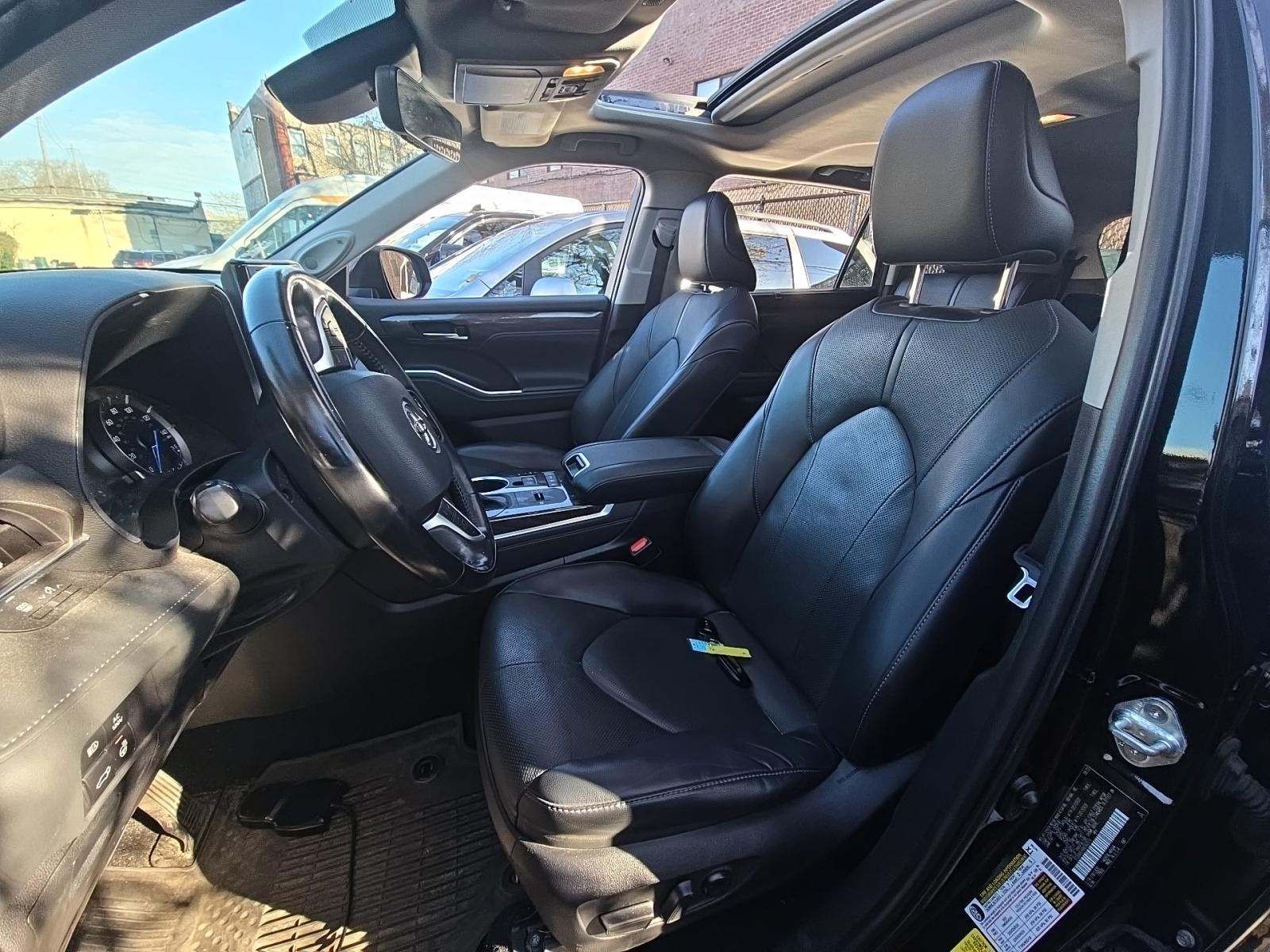 2022 Toyota Highlander Hybrid Limited AWD