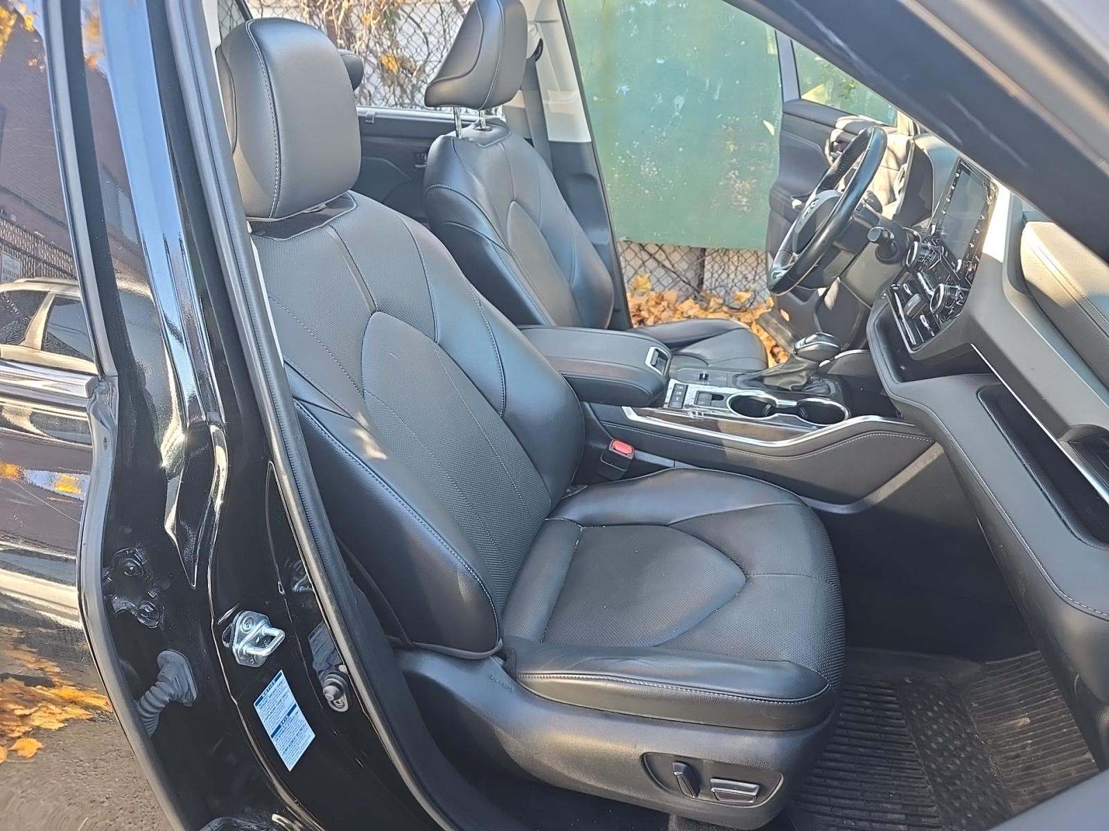 2022 Toyota Highlander Hybrid Limited AWD