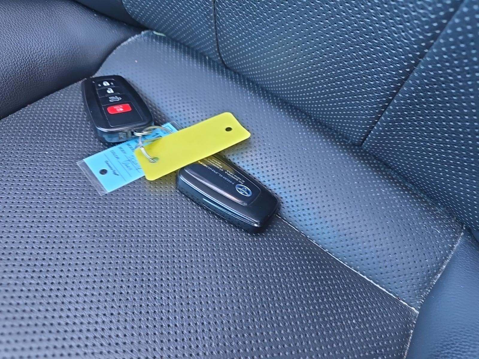 2022 Toyota Highlander Hybrid Limited AWD