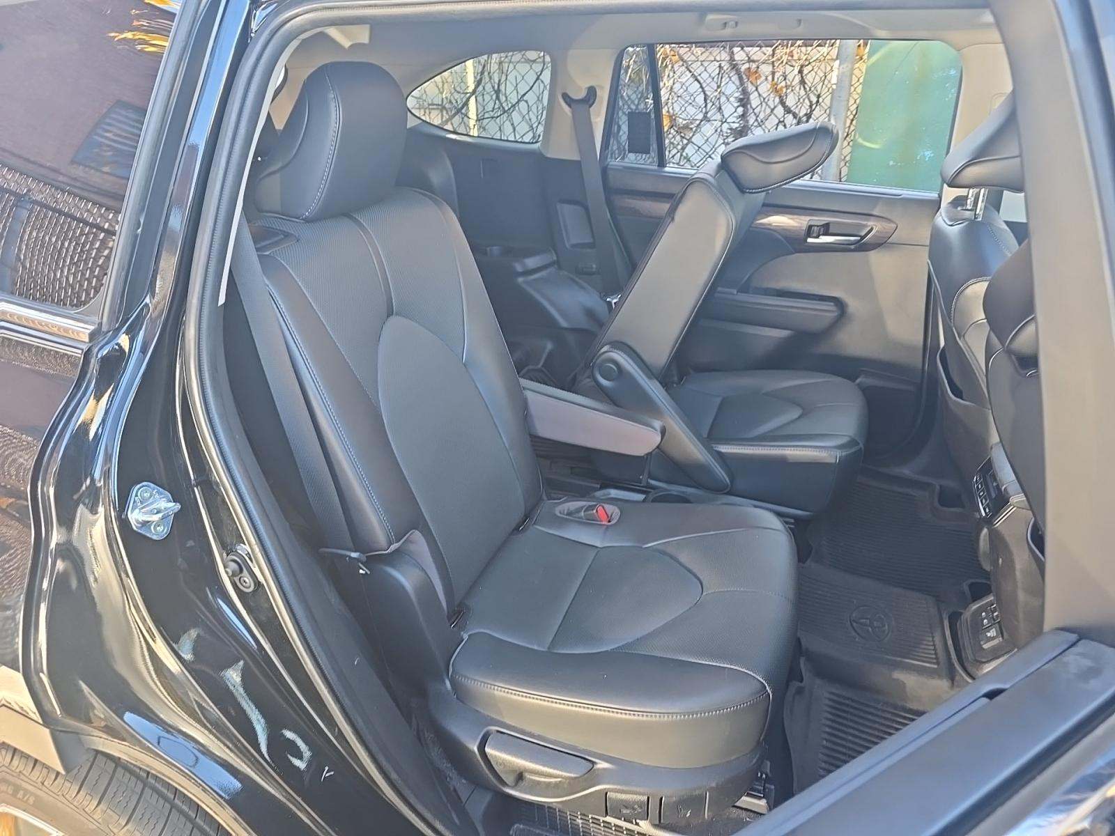 2022 Toyota Highlander Hybrid Limited AWD