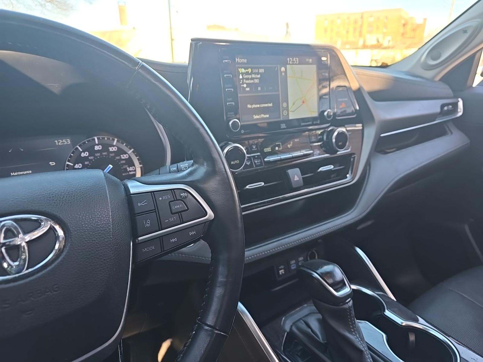 2022 Toyota Highlander Hybrid Limited AWD