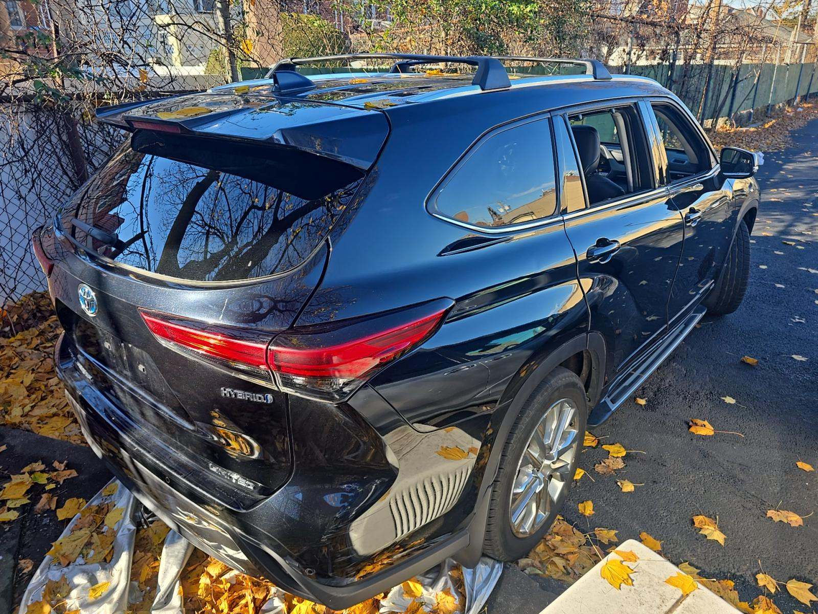 2022 Toyota Highlander Hybrid Limited AWD