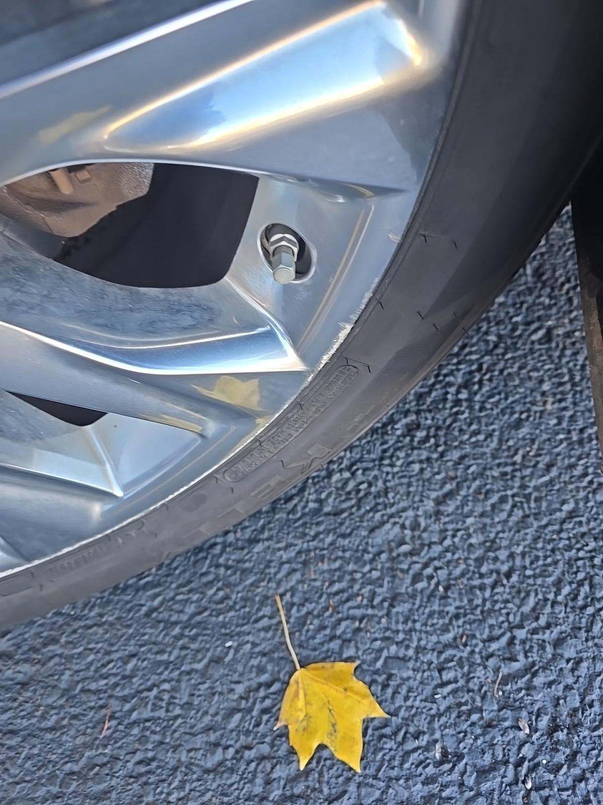 2022 Toyota Highlander Hybrid Limited AWD