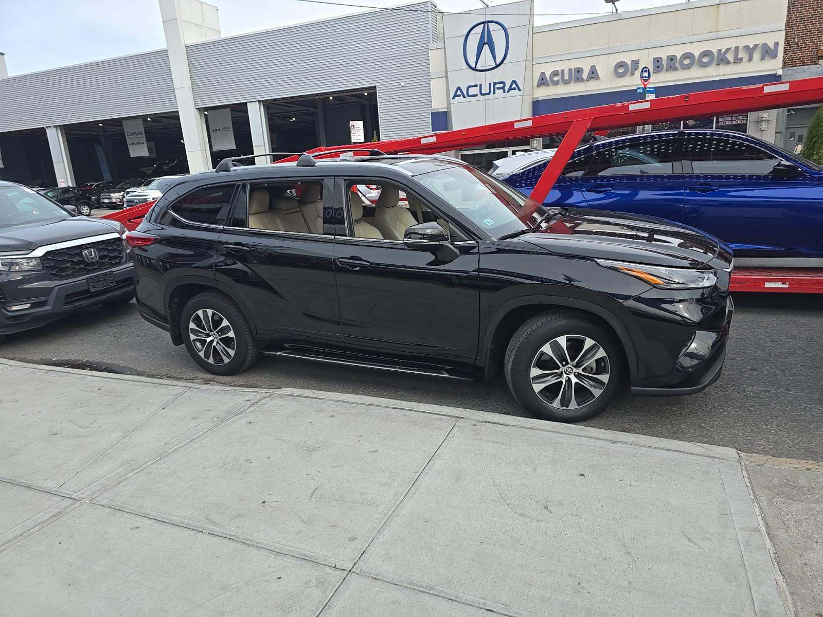 2022 Toyota Highlander XLE AWD