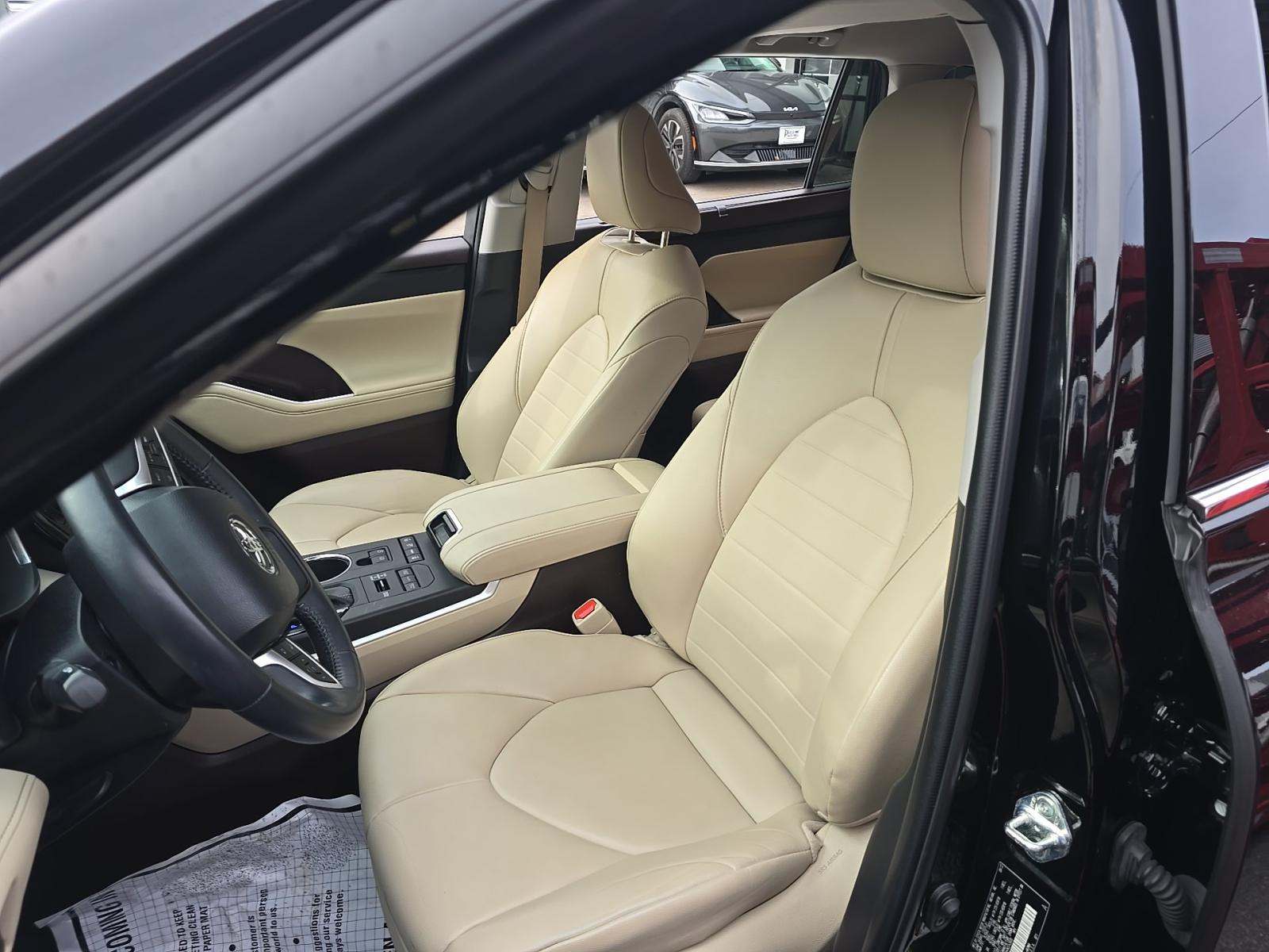 2022 Toyota Highlander XLE AWD