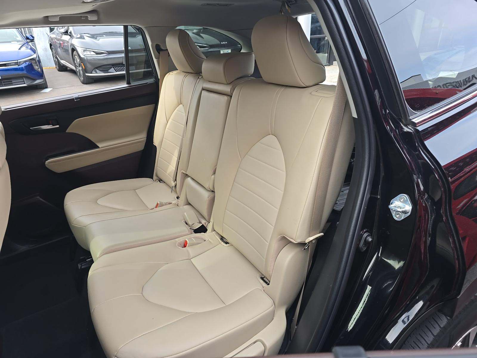 2022 Toyota Highlander XLE AWD