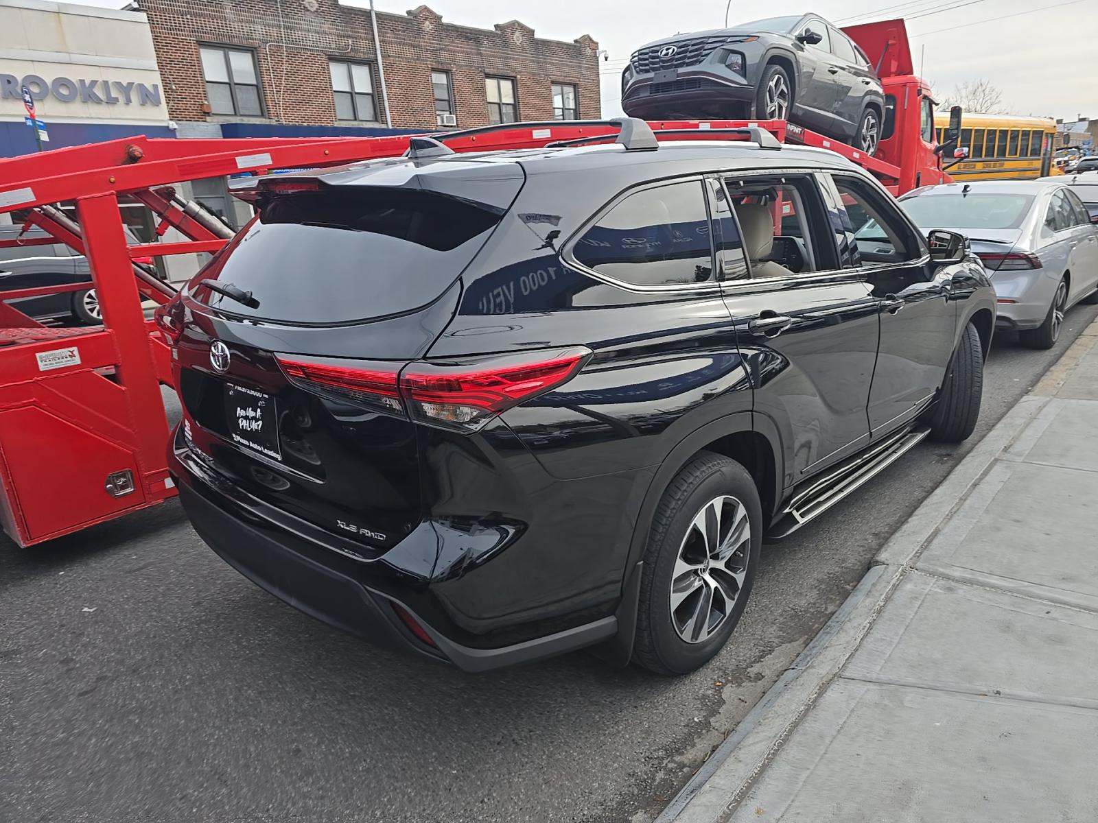 2022 Toyota Highlander XLE AWD
