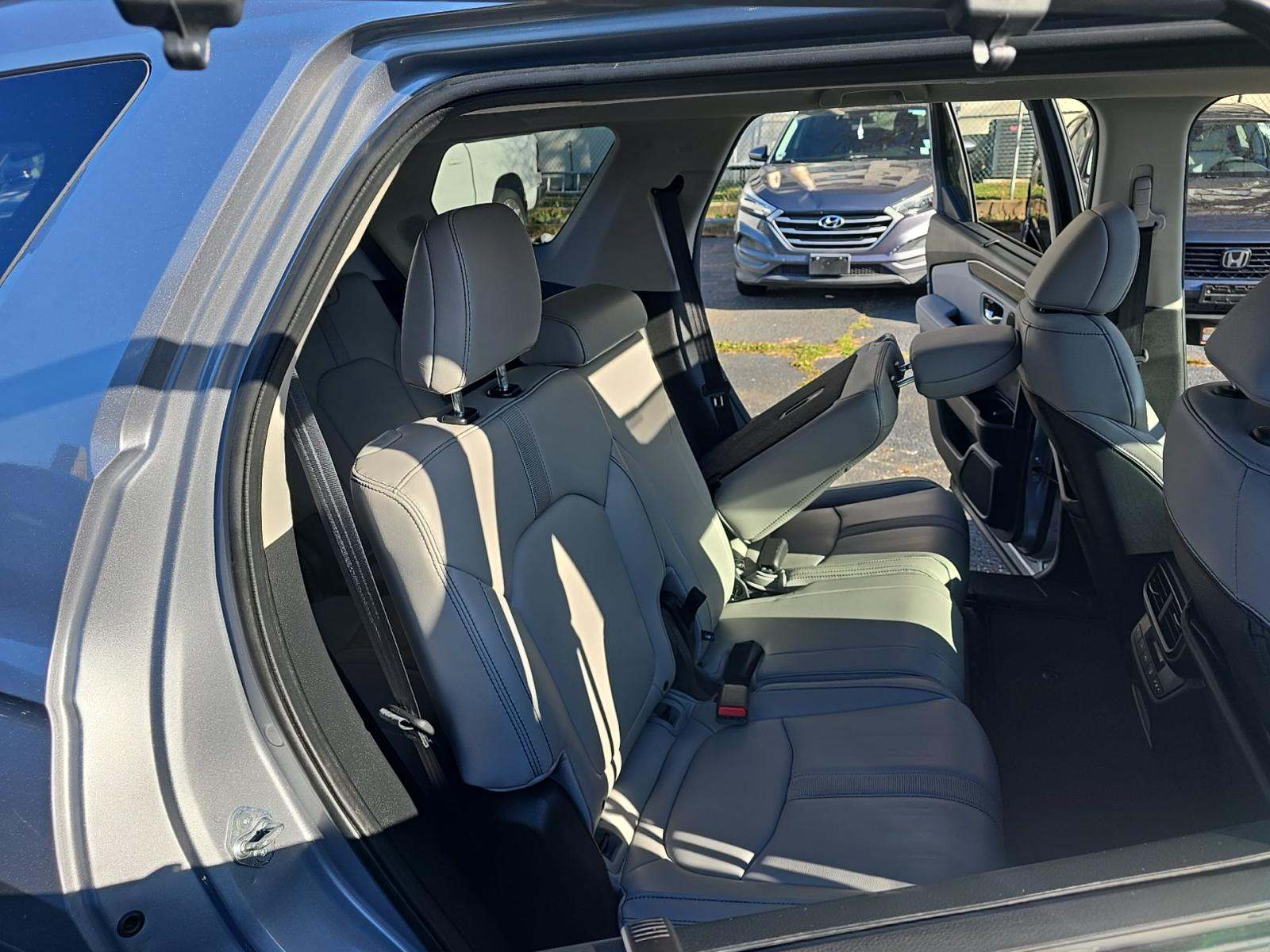 2023 Honda Pilot Touring AWD