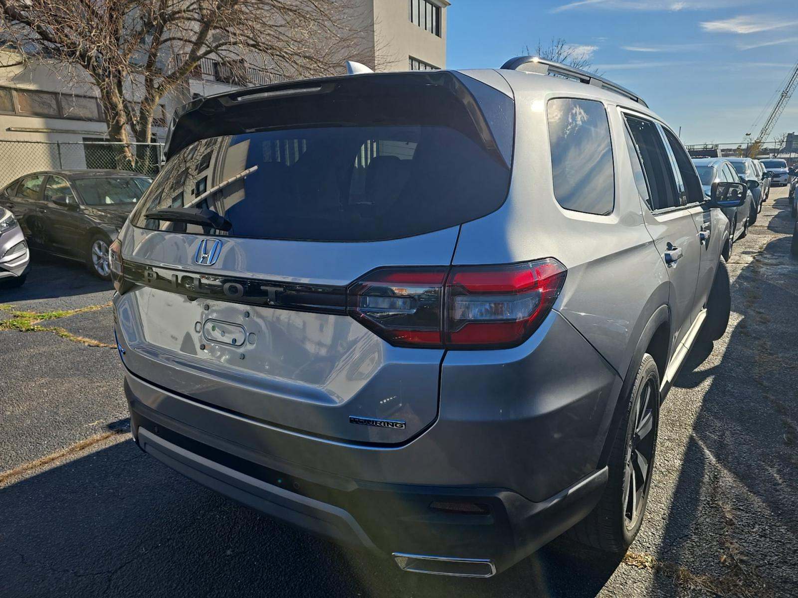 2023 Honda Pilot Touring AWD