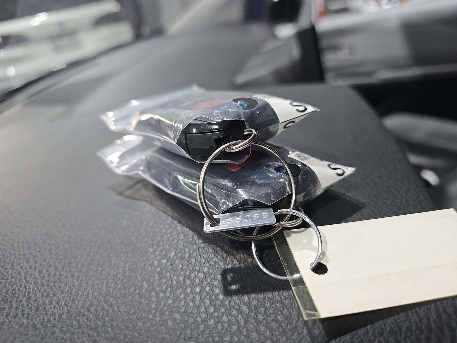 2025 Toyota Sienna LE FWD