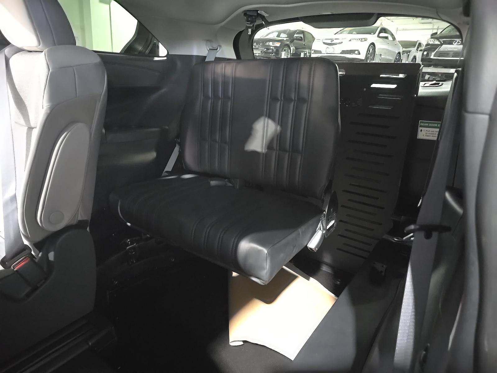 2025 Toyota Sienna LE FWD