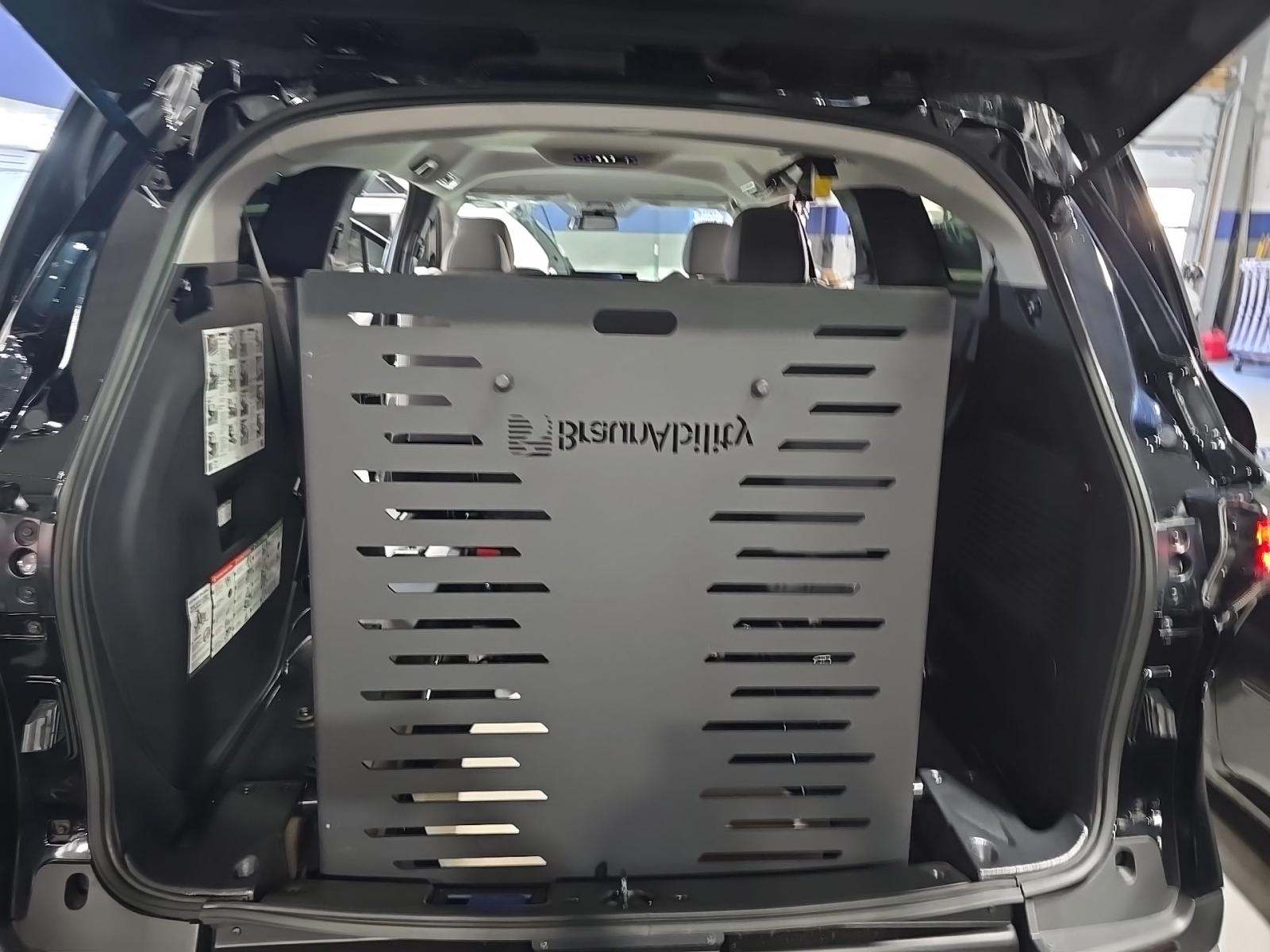 2025 Toyota Sienna LE FWD