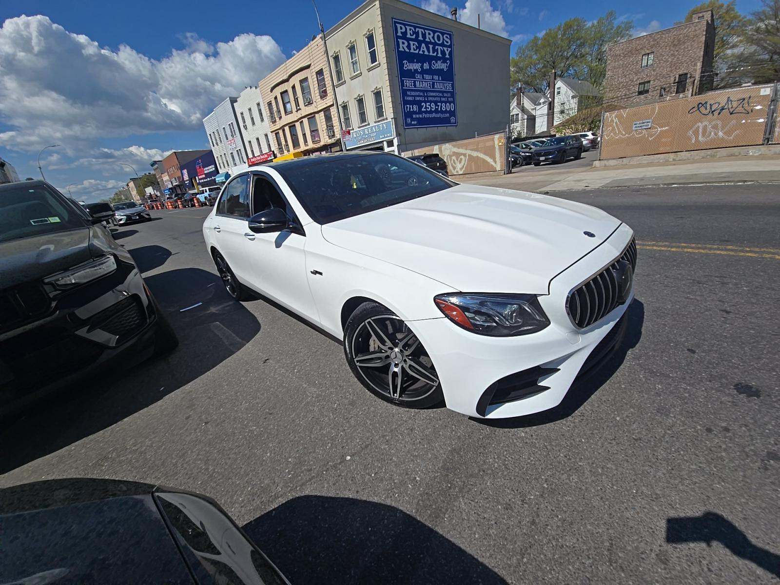 MERCEDES-BENZ E-CLASS - 4