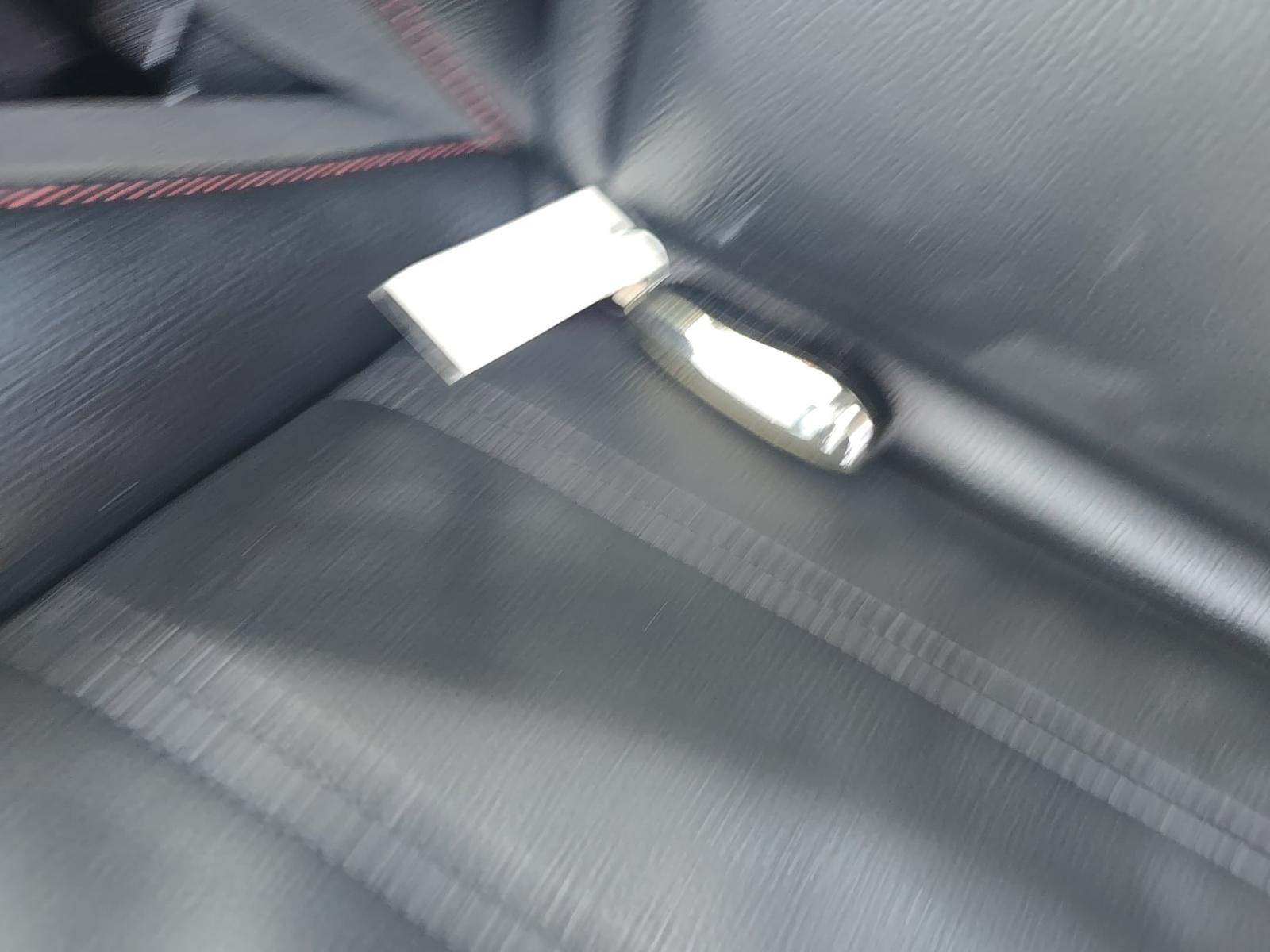 MERCEDES-BENZ E-CLASS - 8