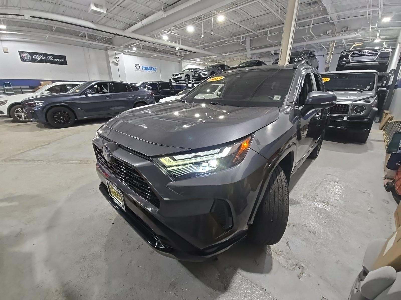 2022 Toyota RAV4 Hybrid SE AWD