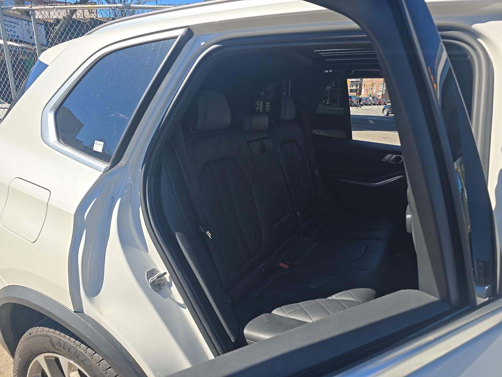 2023 BMW X5 xDrive40i AWD