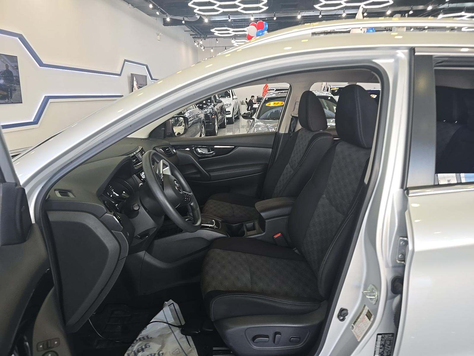 NISSAN ROGUE SPORT - 6