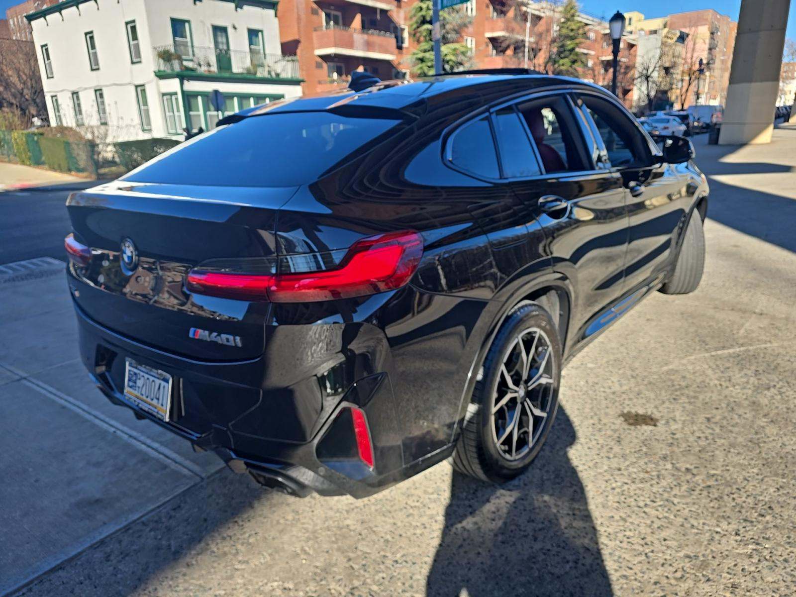 2023 BMW X4 M40i AWD