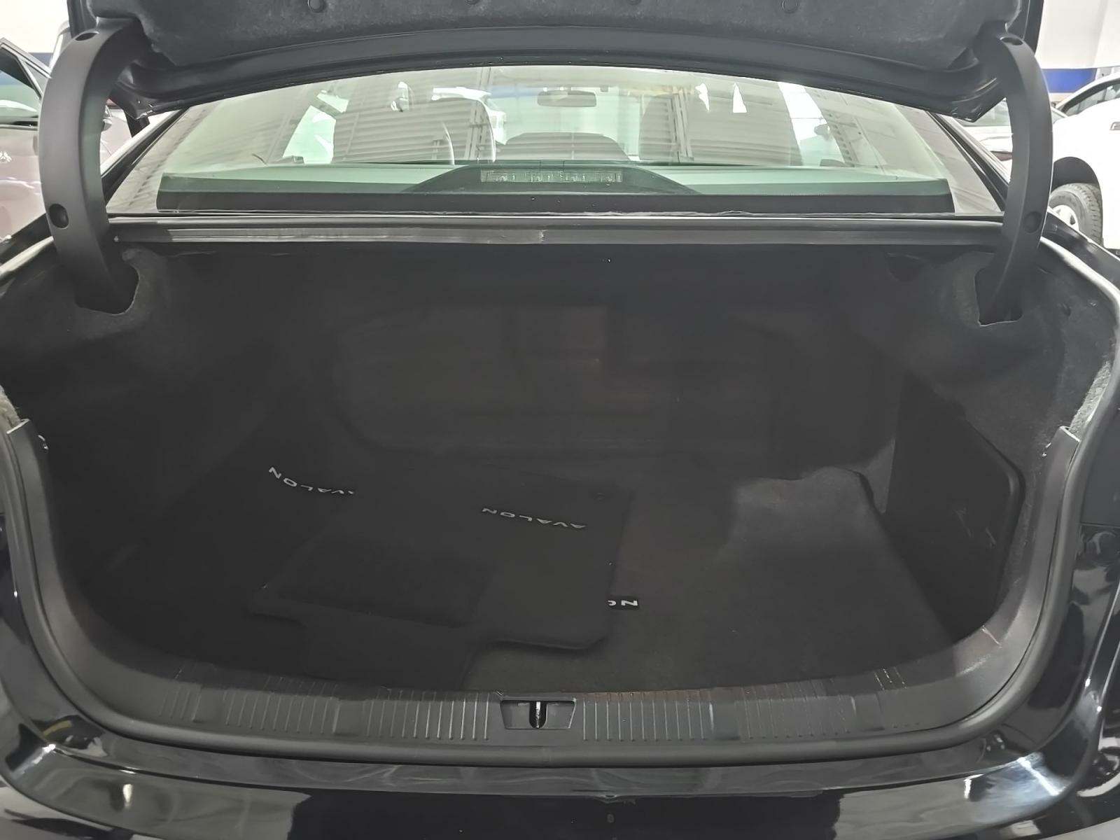 2015 Toyota Avalon Hybrid XLE Premium FWD