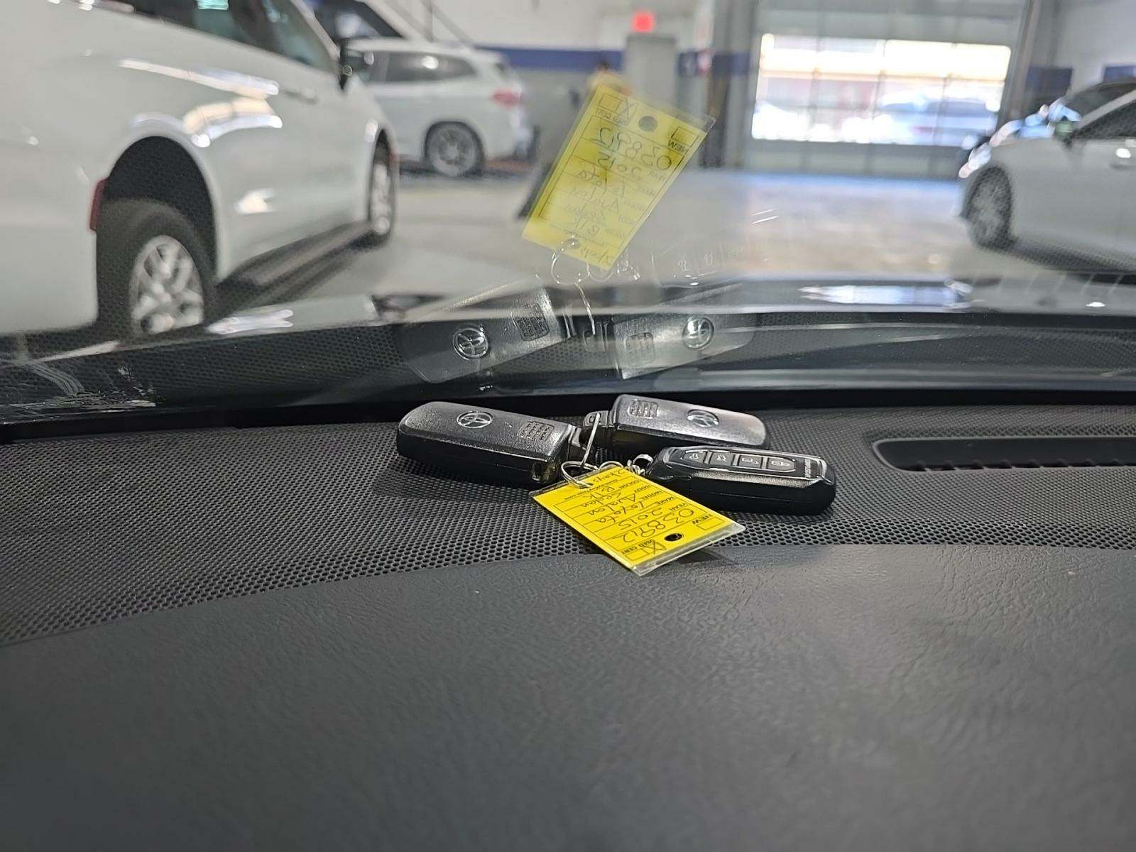 2015 Toyota Avalon Hybrid XLE Premium FWD