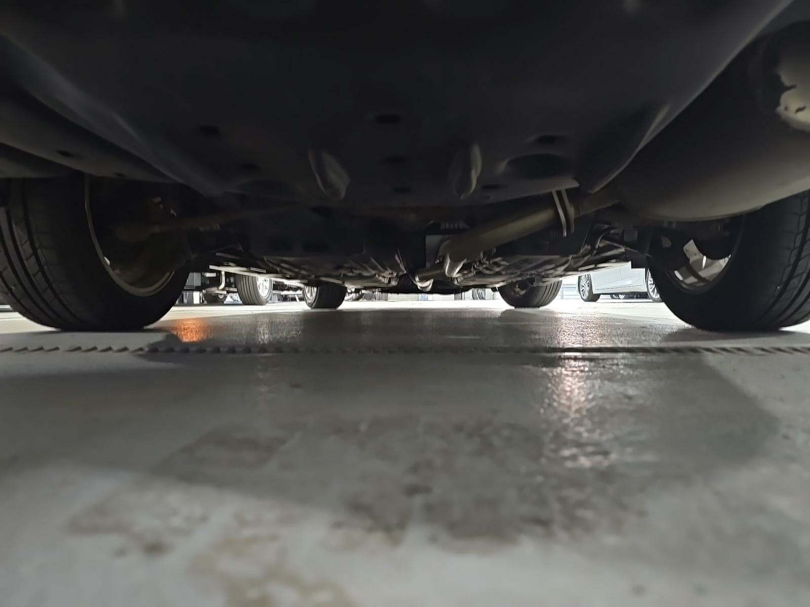 2015 Toyota Avalon Hybrid XLE Premium FWD