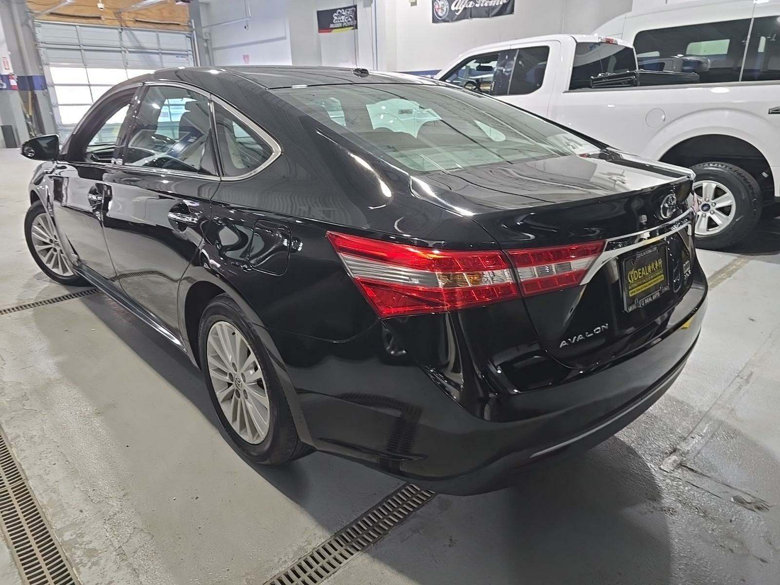 2015 Toyota Avalon Hybrid XLE Premium FWD