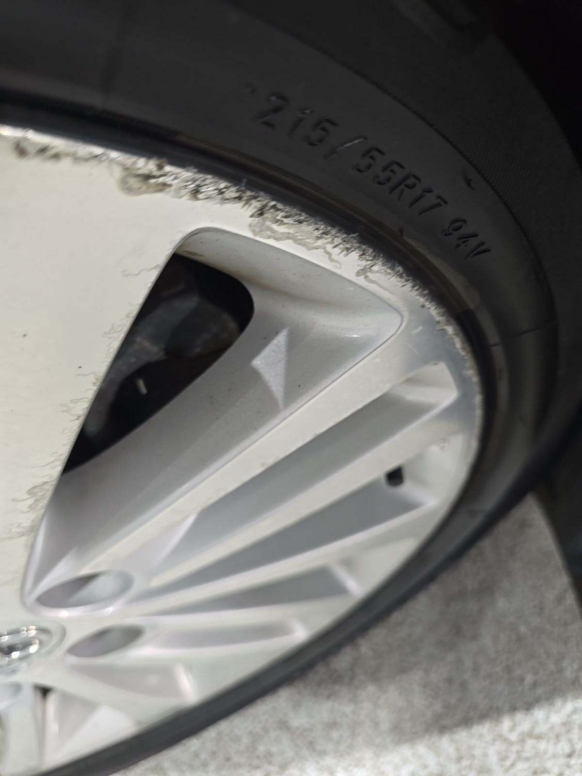 2015 Toyota Avalon Hybrid XLE Premium FWD