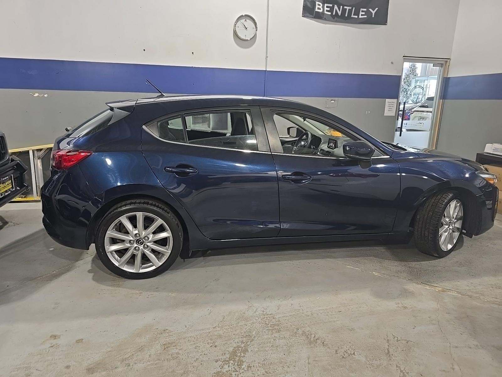 2017 MAZDA MAZDA3 Touring FWD