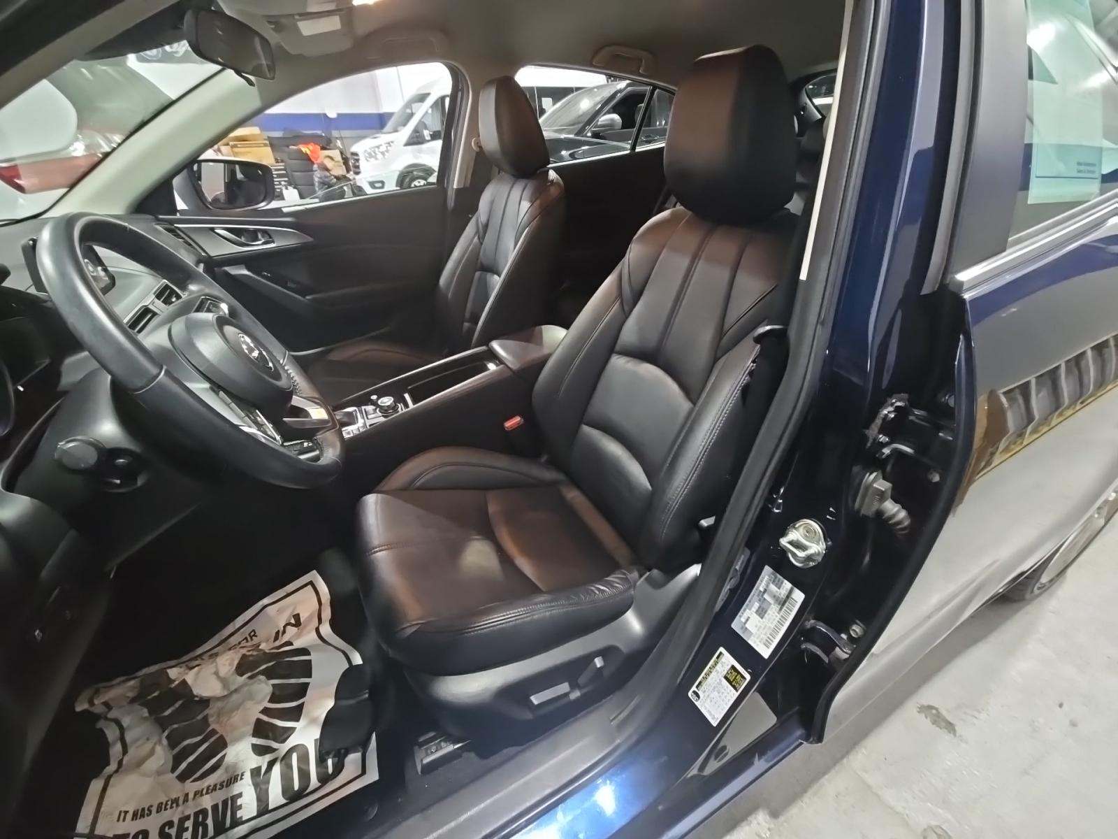 2017 MAZDA MAZDA3 Touring FWD