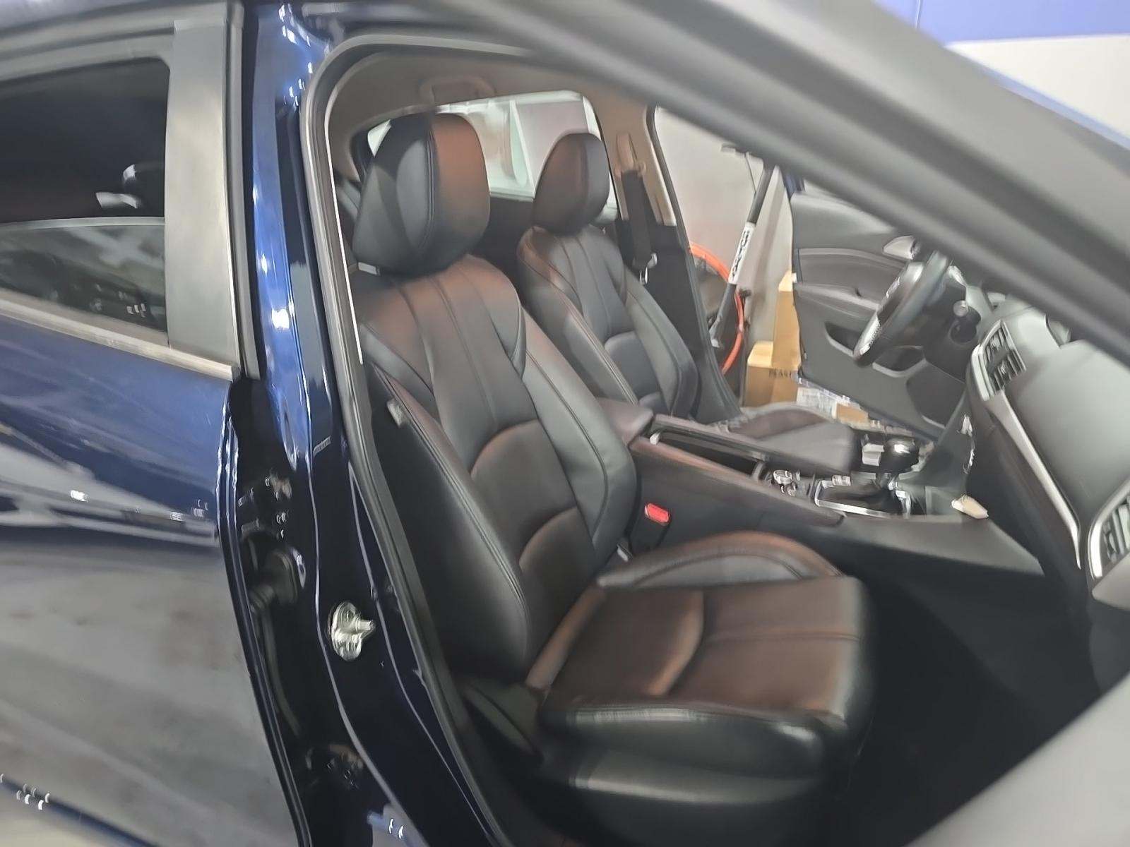 2017 MAZDA MAZDA3 Touring FWD