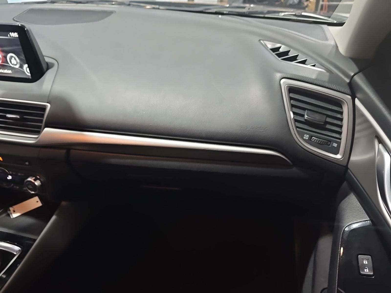 2017 MAZDA MAZDA3 Touring FWD