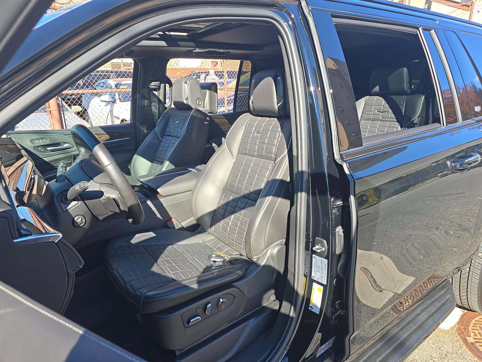 2023 Cadillac Escalade ESV Sport Platinum AWD