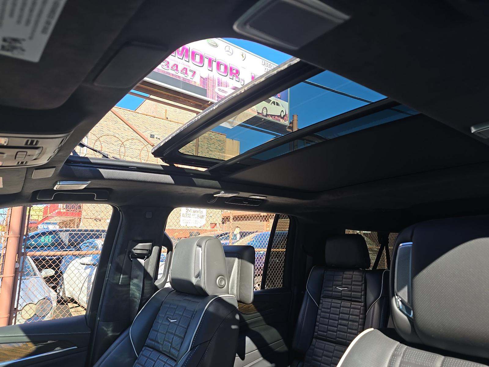 2023 Cadillac Escalade ESV Sport Platinum AWD