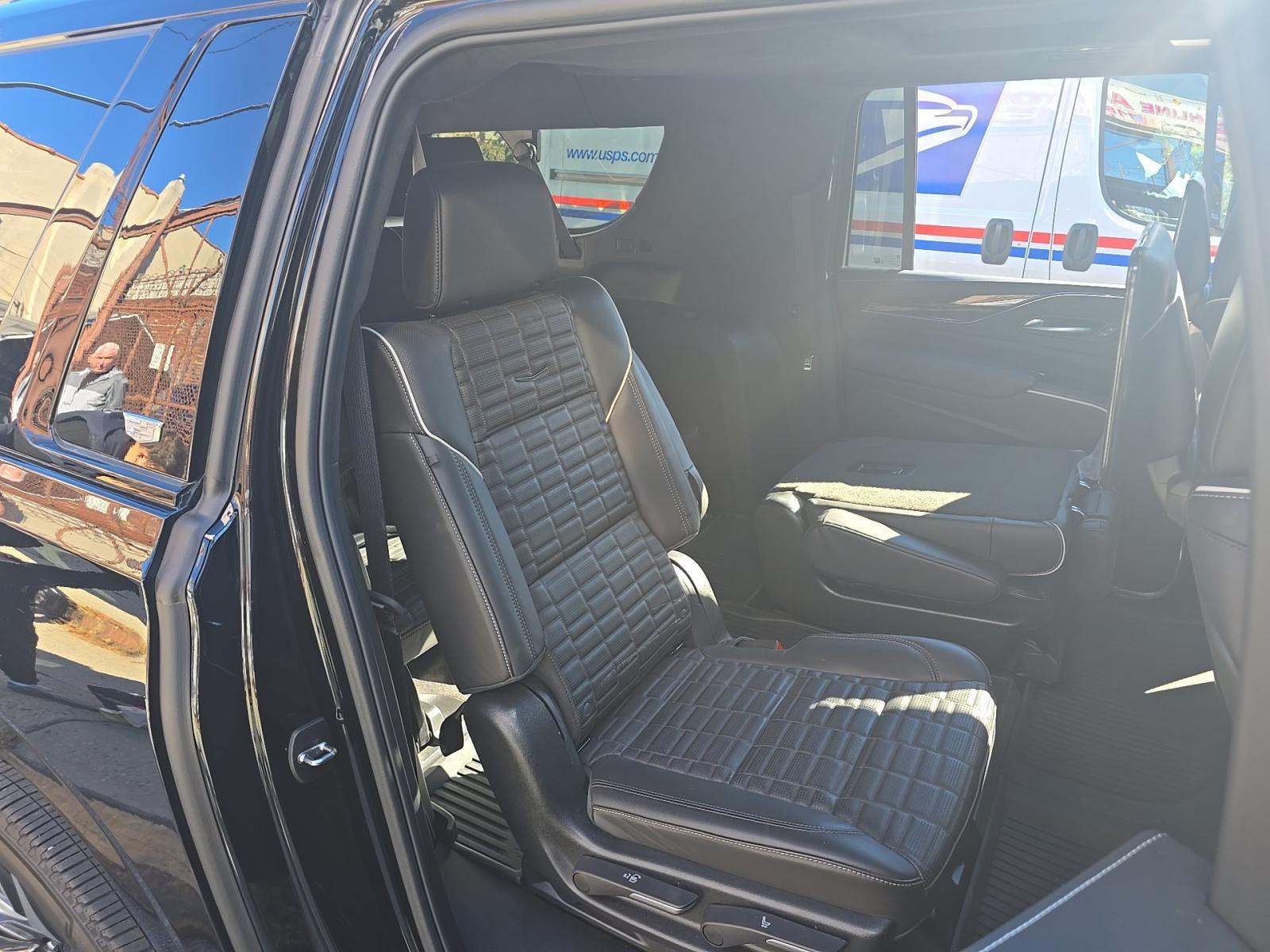 2023 Cadillac Escalade ESV Sport Platinum AWD