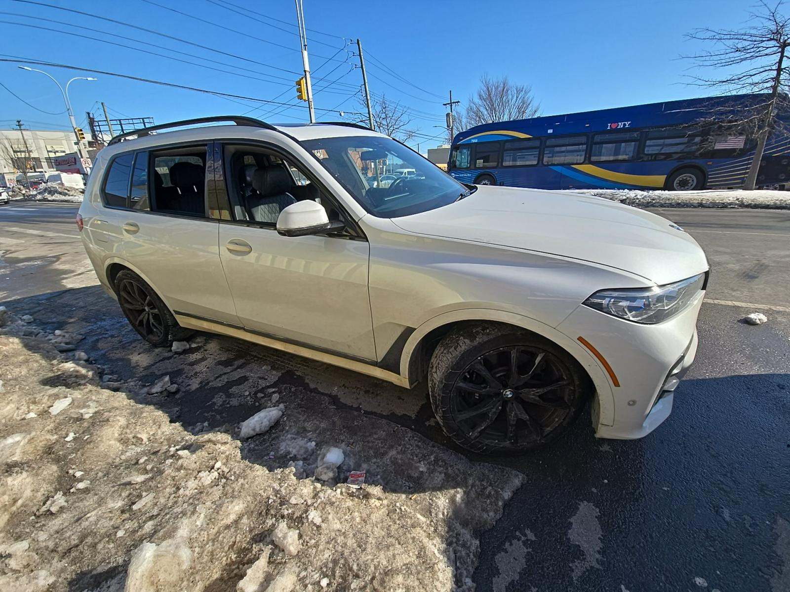 2021 BMW X7 M50i AWD
