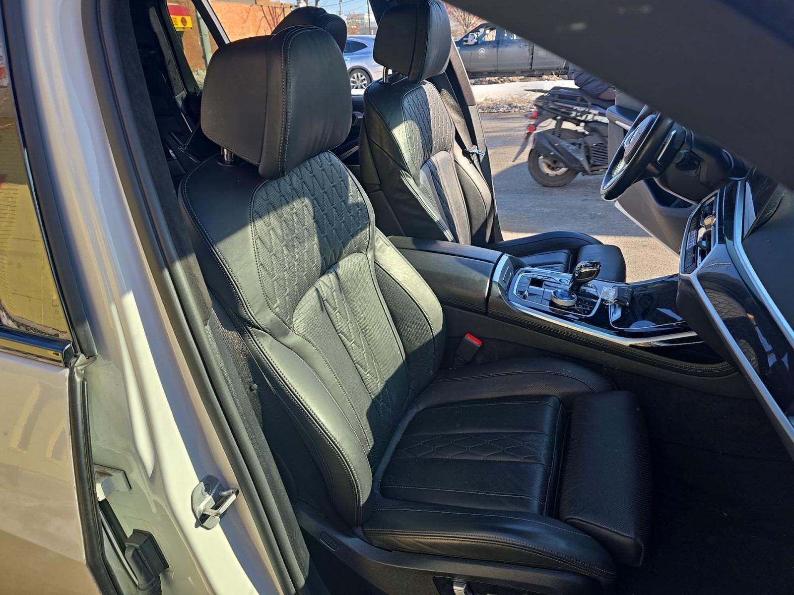 2021 BMW X7 M50i AWD