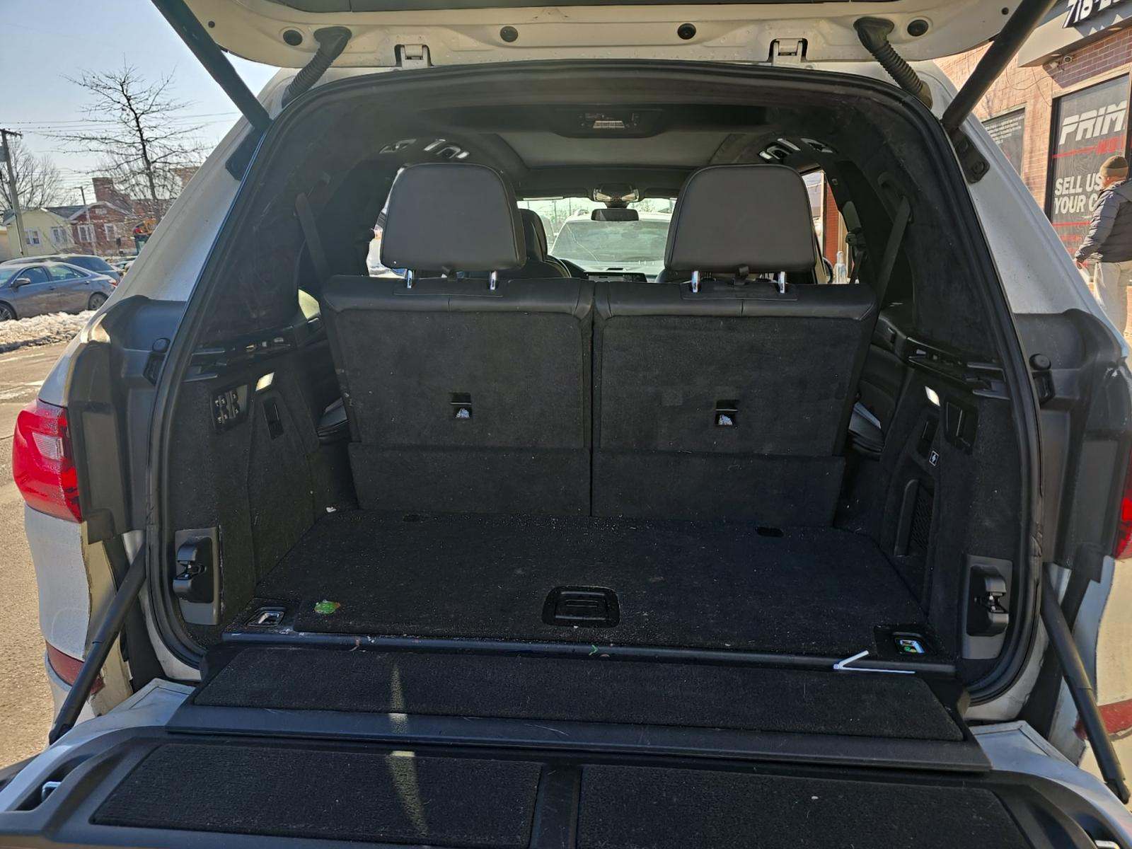 2021 BMW X7 M50i AWD